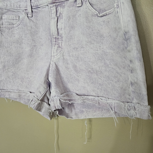 Universal Thread Lavender Jean Shorts - Picture 4 of 10